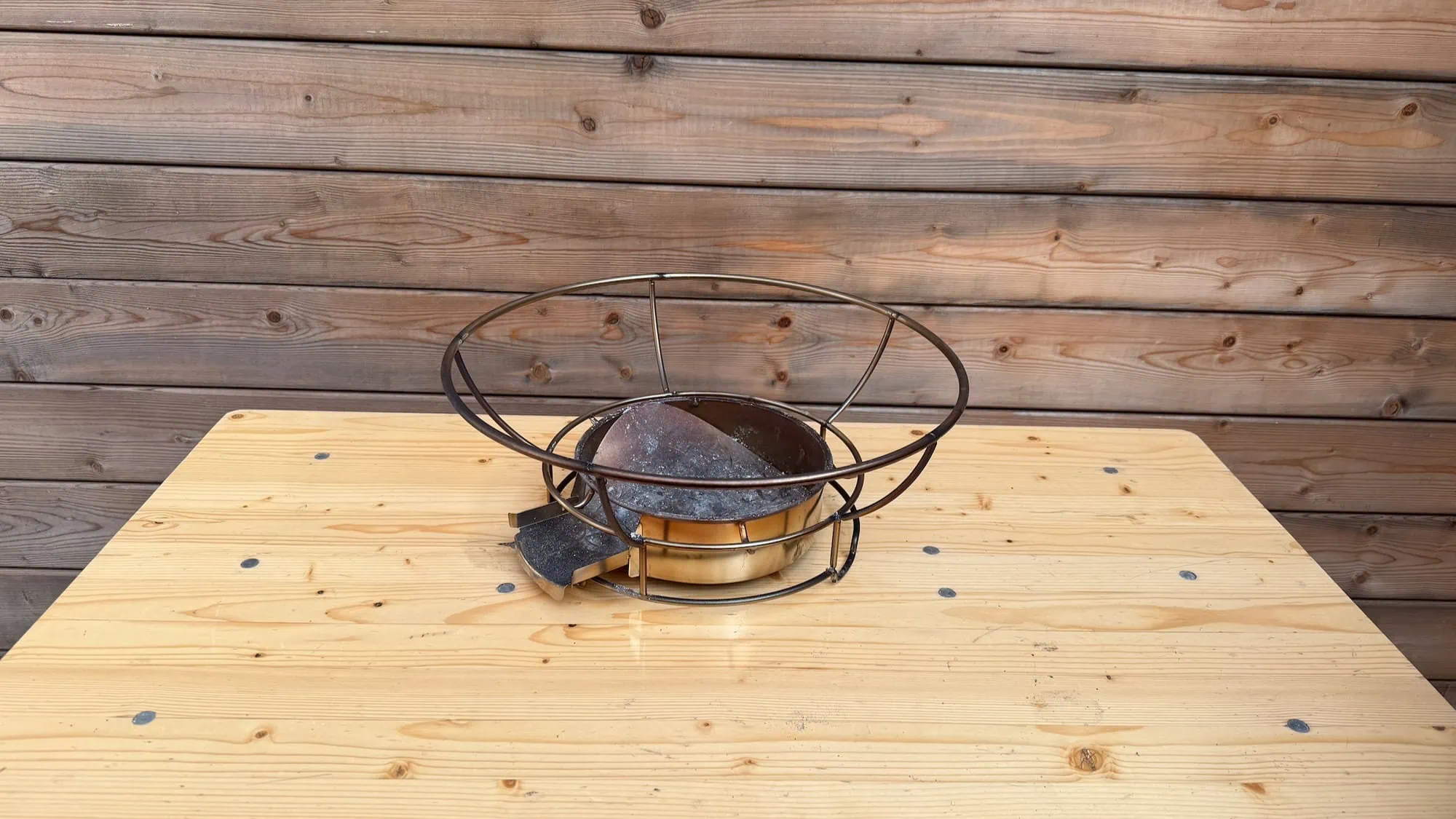 Viel Kohle für Kamado-Grills: Monolith Two.55 im Test 17 Kamado-Grill im Test Test: Monolith Two.55 Innenaufbau 1
