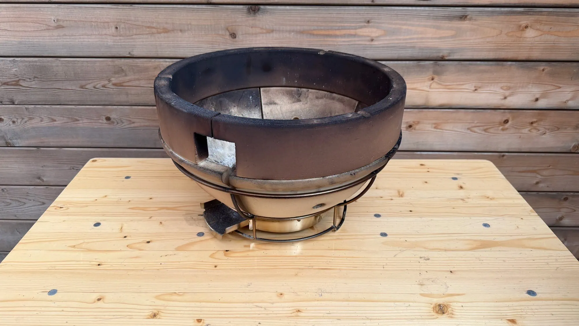 Viel Kohle für Kamado-Grills: Monolith Two.55 im Test 20 Kamado-Grill im Test Test: Monolith Two.55 Innenaufbau 3